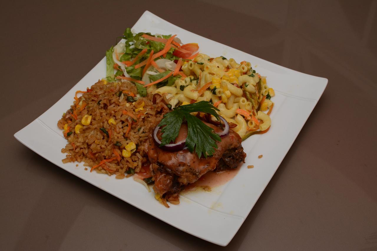 Windjammer International Cuisine & Comfort Inn 조지타운 외부 사진