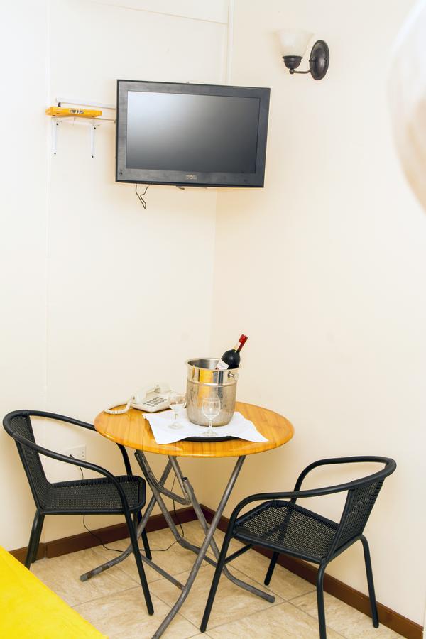 Windjammer International Cuisine & Comfort Inn 조지타운 객실 사진